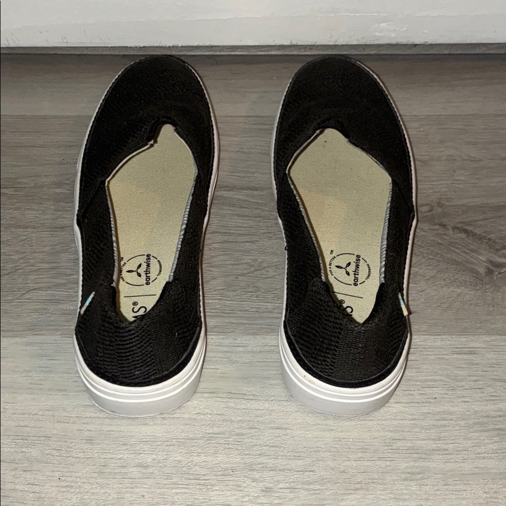 TOMS Earthwise Black Slip-On Sneakers – Women’s Size 6 - Picture 4 of 7